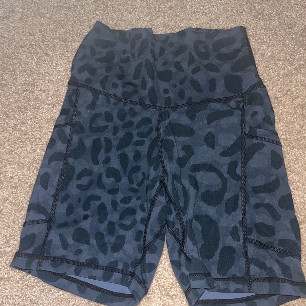 Stylish Black Leopard Print Women's Shorts